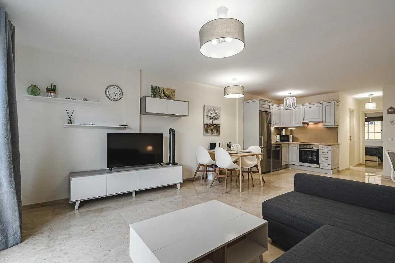 Paraiso Palm Mar Beautiful & Bright Renovated Apartment With Air Conditioning