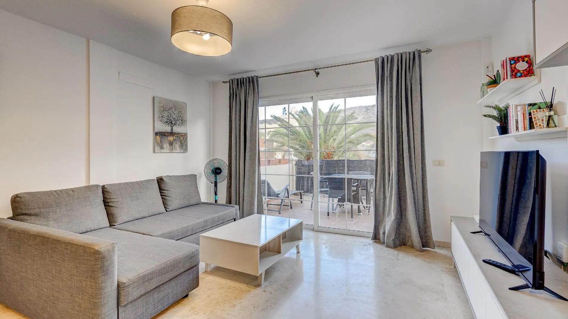 Paraiso Palm Mar Beautiful & Bright Renovated Apartment With Air Conditioning
